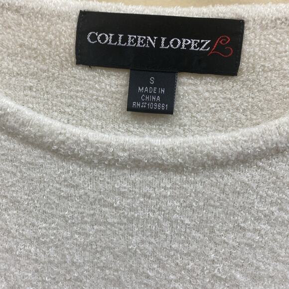 Coleen Lopez women’s size Small ombré cold shoulder sweater - Picture 3 of 6
